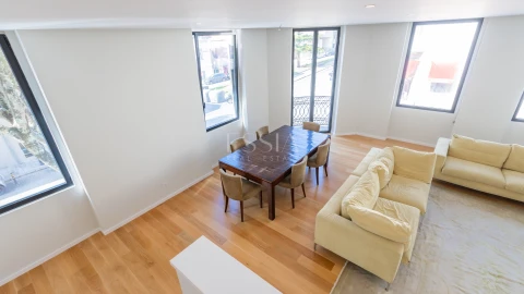 Apartamento T3 para Arrendamento em Aldoar, Foz do Douro e Nevogilde