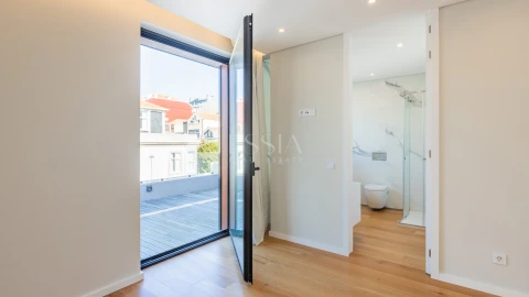 Apartamento T3 para Arrendamento em Aldoar, Foz do Douro e Nevogilde