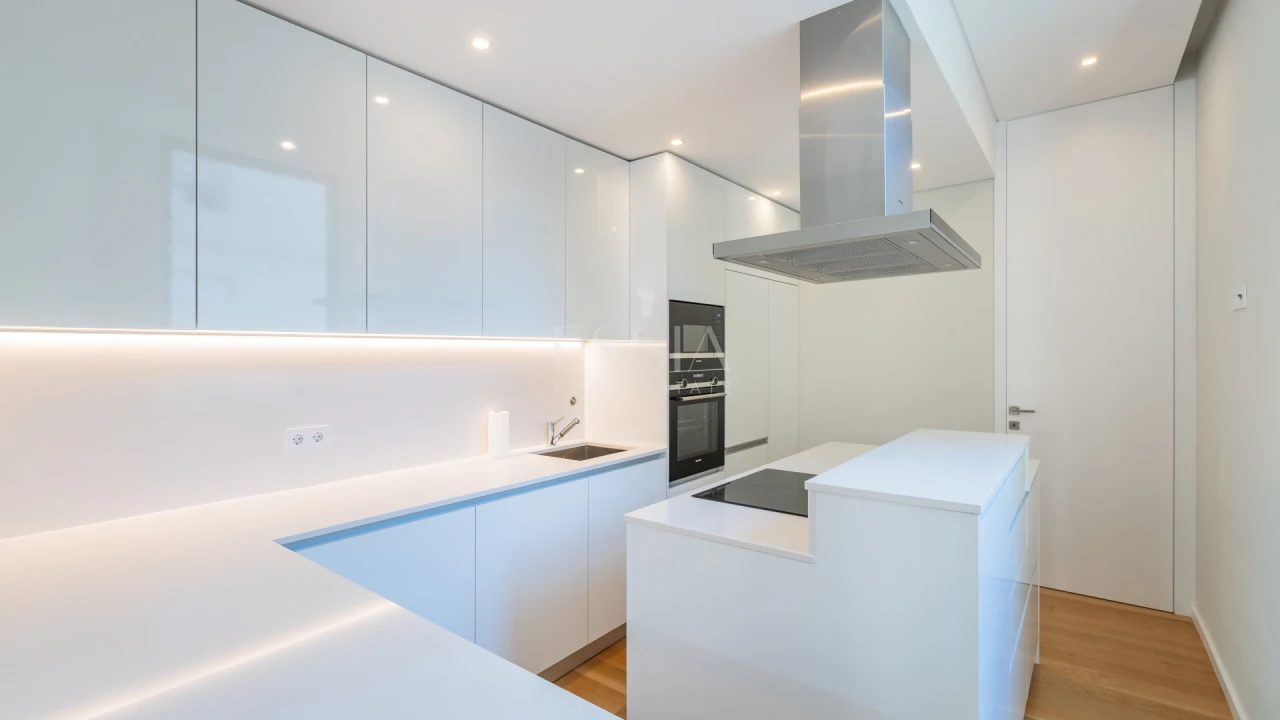 Apartamento T3 para Arrendamento em Aldoar, Foz do Douro e Nevogilde Foto 12