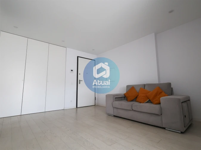 Apartamento T1 para Arrendamento em Oliveira, São Paio e São Sebastião Foto 2