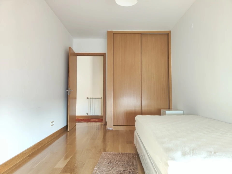 Apartamento T3 para Arrendamento em Glória e Vera Cruz Foto 13