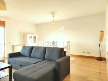 Apartamento T3 para Arrendamento em Glória e Vera Cruz