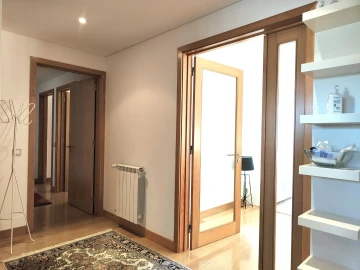 Apartamento T3 para Arrendamento em Glória e Vera Cruz