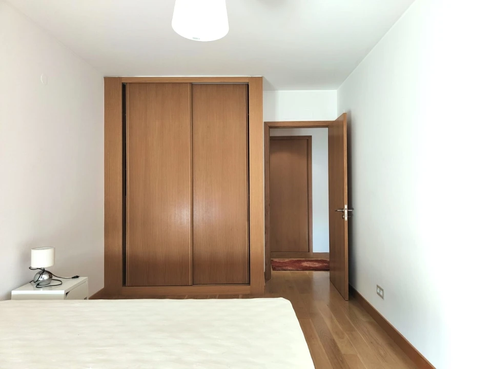 Apartamento T3 para Arrendamento em Glória e Vera Cruz Foto 12