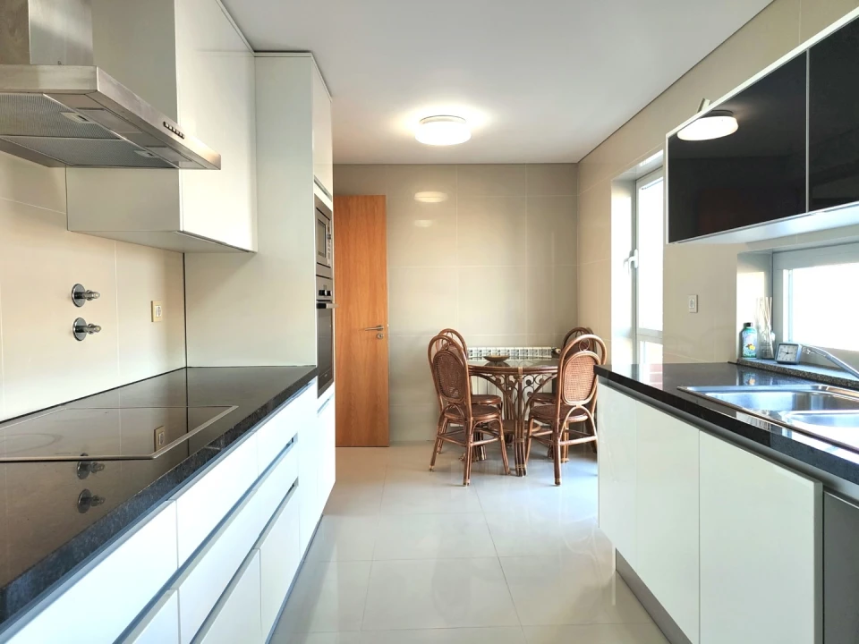 Apartamento T3 para Arrendamento em Glória e Vera Cruz Foto 1