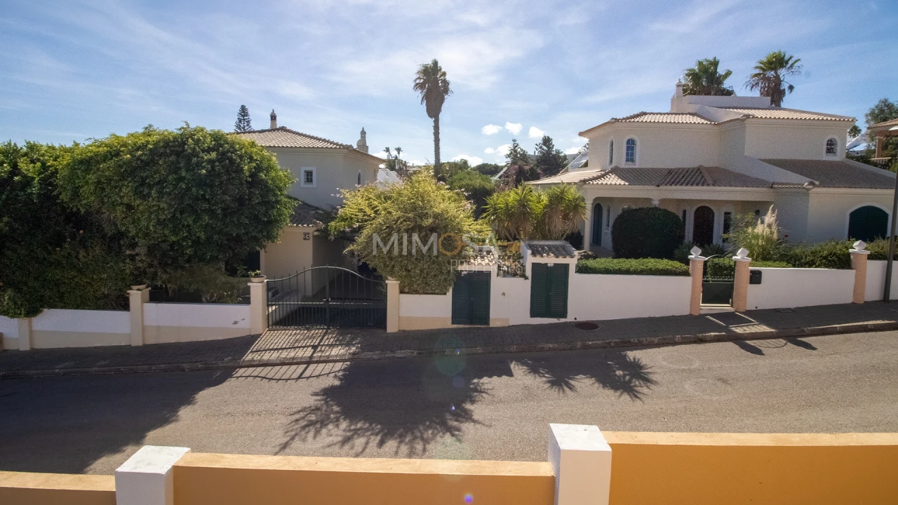 Moradia T5 para Arrendamento em Luz Foto 68