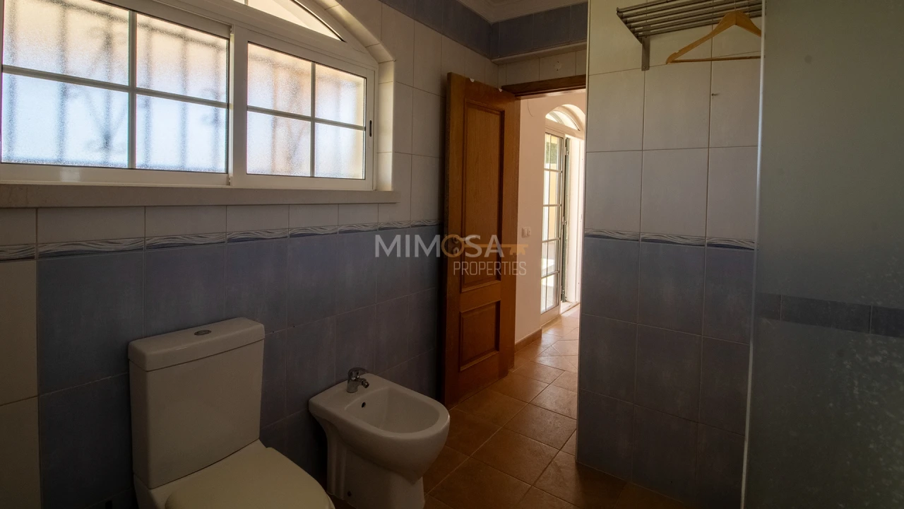 Moradia T5 para Arrendamento em Luz Foto 34