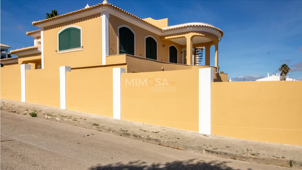 Moradia T5 para Arrendamento em Luz Foto 70