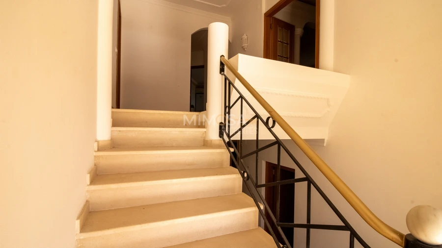 Moradia T5 para Arrendamento em Luz Foto 22