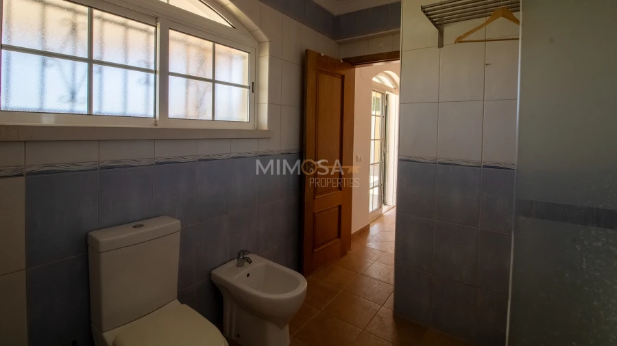 Moradia T5 para Arrendamento em Luz Foto 34