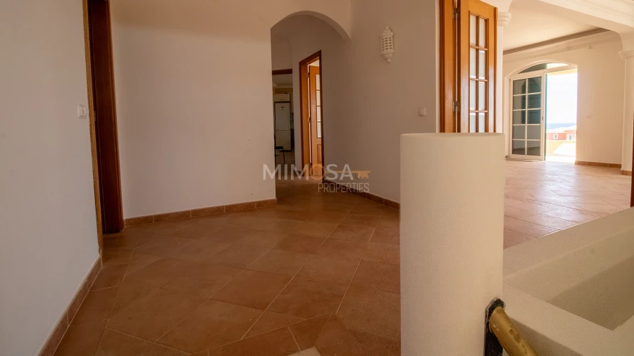 Moradia T5 para Arrendamento em Luz Foto 24