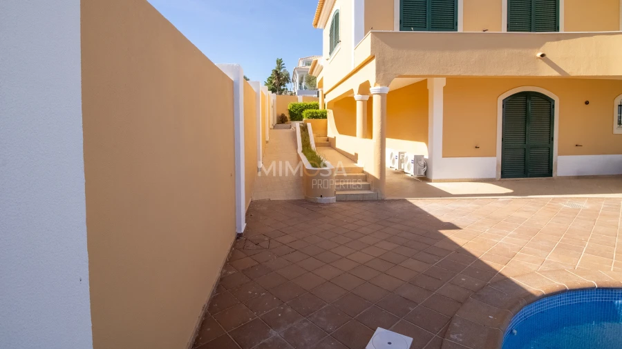 Moradia T5 para Arrendamento em Luz Foto 61