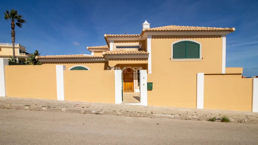 Moradia T5 para Arrendamento em Luz Foto 72