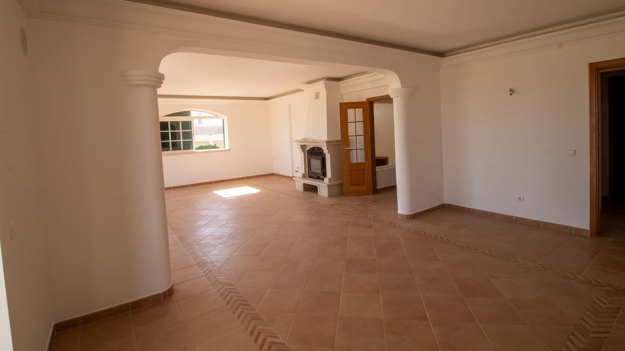 Moradia T5 para Arrendamento em Luz Foto 36