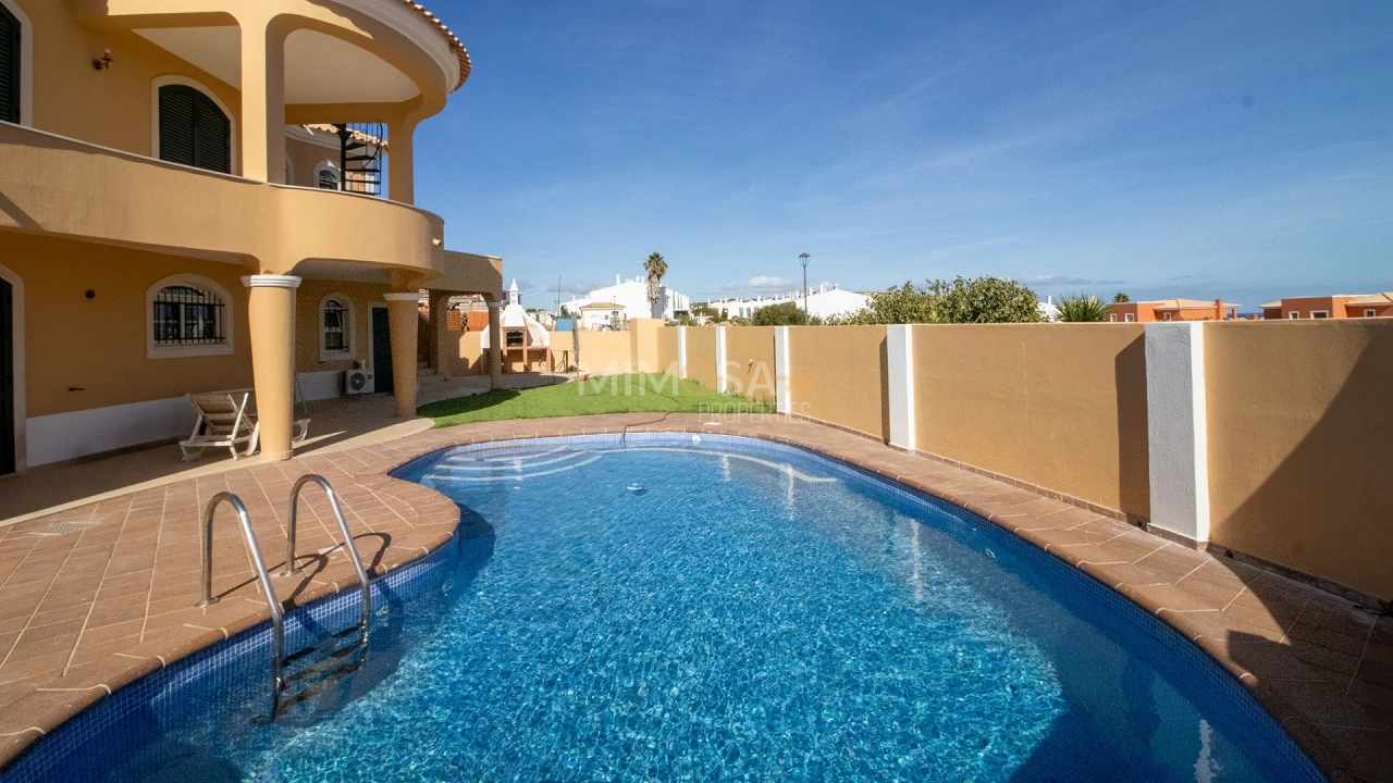 Moradia T5 para Arrendamento em Luz Foto 62