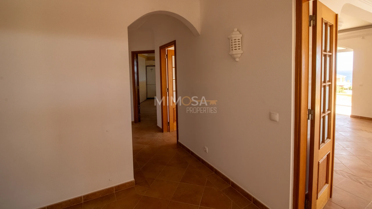 Moradia T5 para Arrendamento em Luz Foto 25