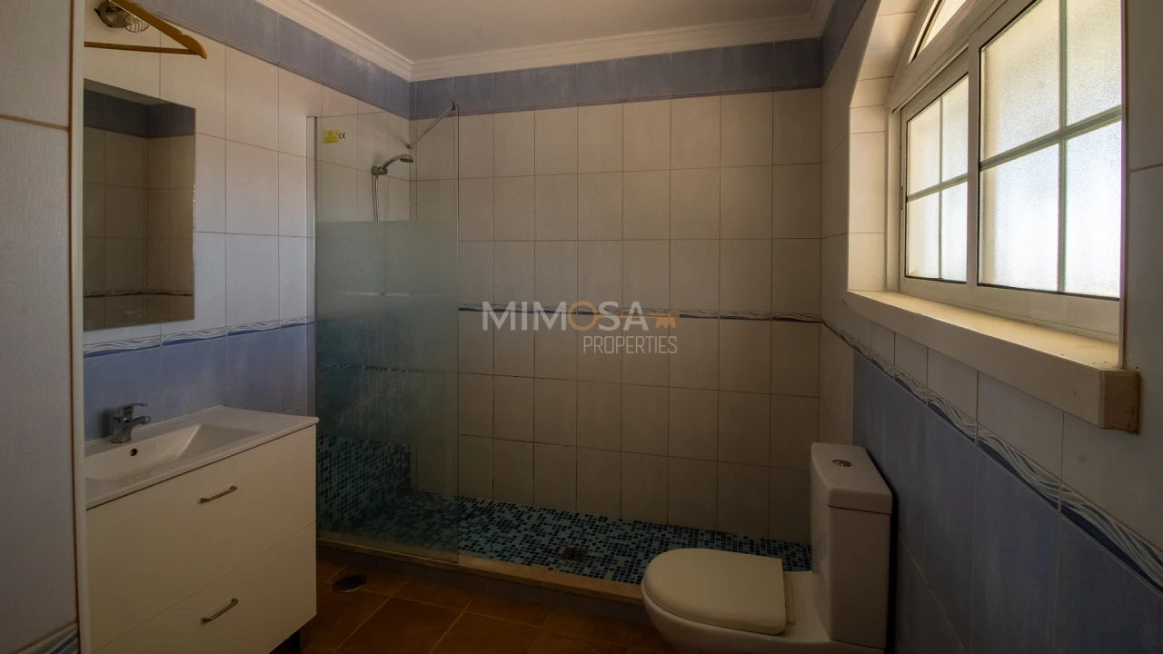 Moradia T5 para Arrendamento em Luz Foto 33