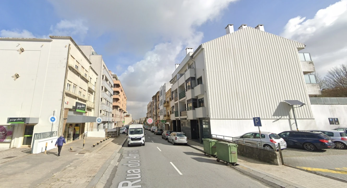 Apartamento T3 para Arrendamento em Paranhos Foto 26