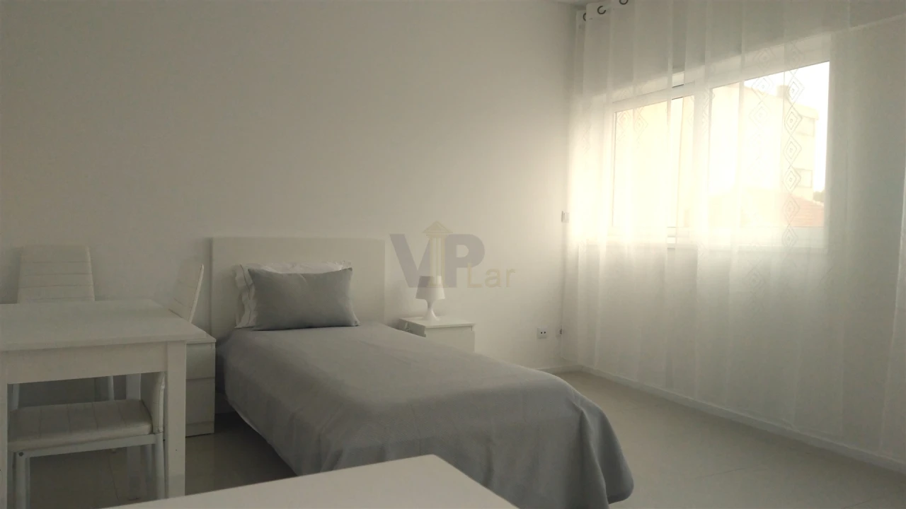 Quarto para Arrendamento em Paranhos Foto 1