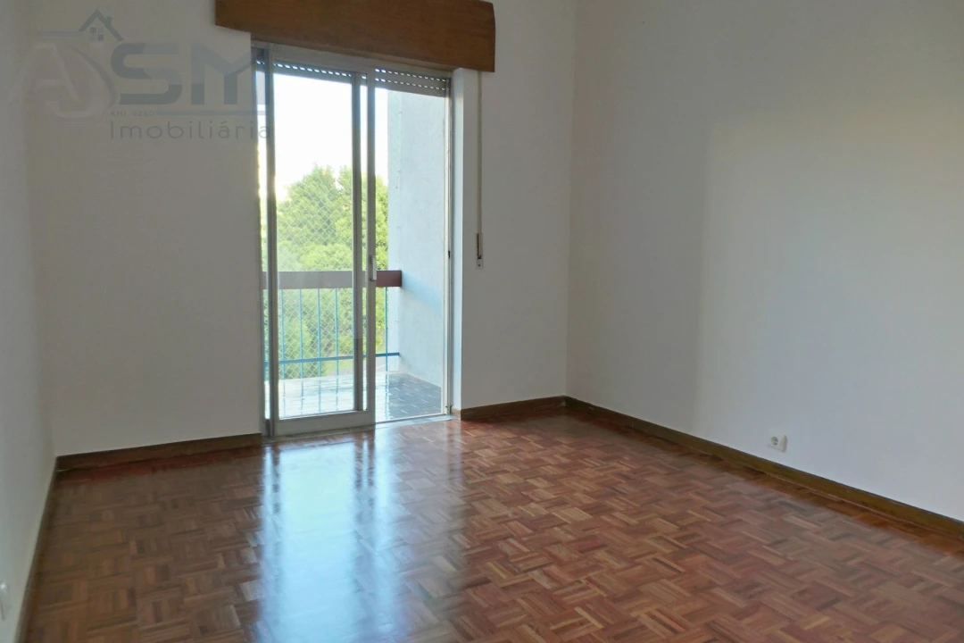 Apartamento T2 para Arrendamento em Carnaxide e Queijas Foto 31