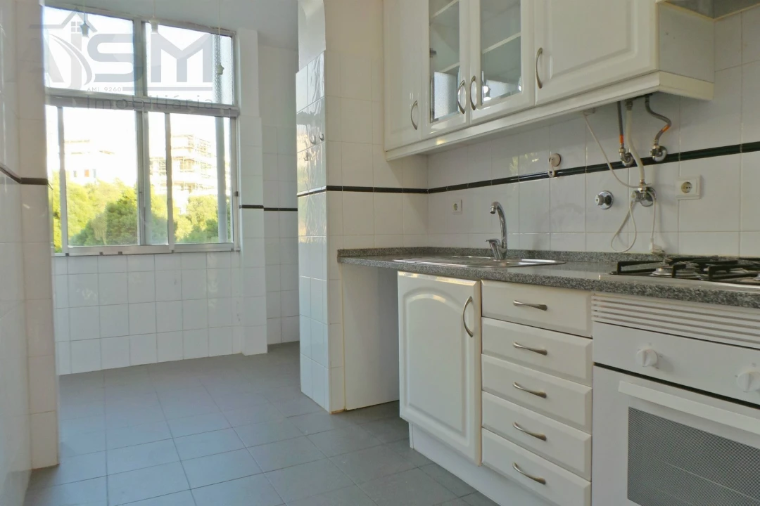 Apartamento T2 para Arrendamento em Carnaxide e Queijas Foto 25