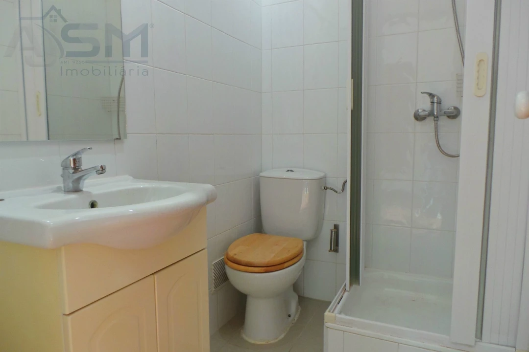 Apartamento T2 para Arrendamento em Carnaxide e Queijas Foto 18