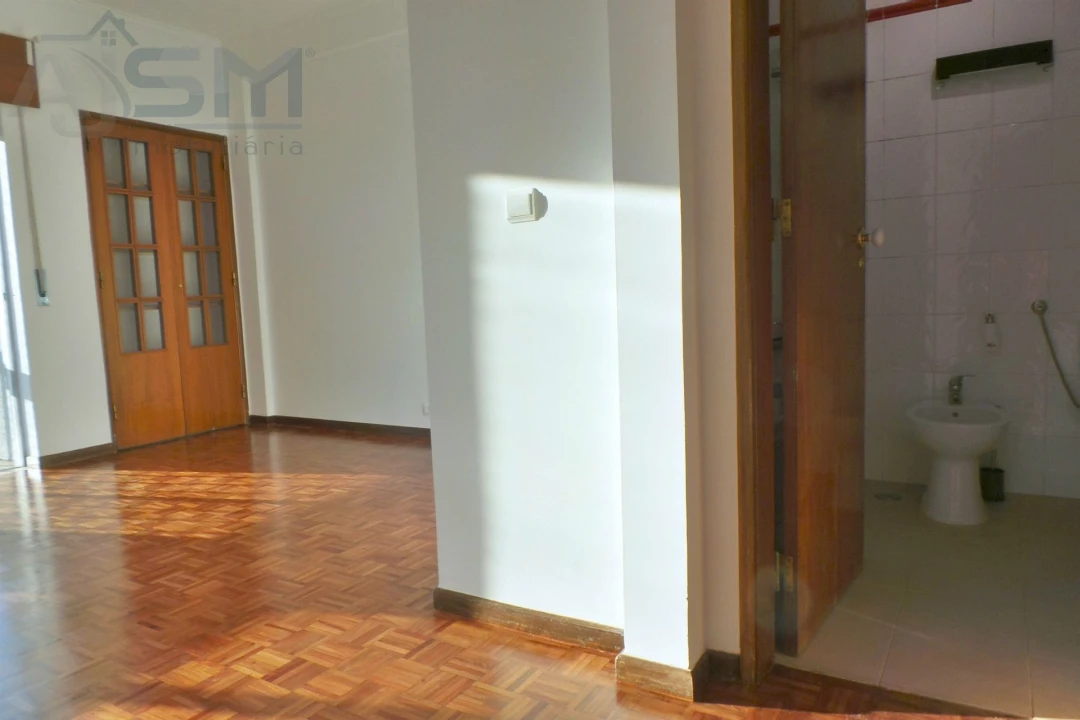 Apartamento T2 para Arrendamento em Carnaxide e Queijas Foto 12