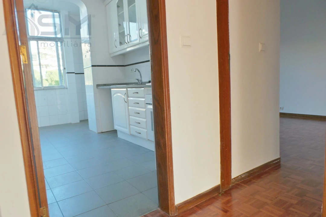 Apartamento T2 para Arrendamento em Carnaxide e Queijas Foto 30