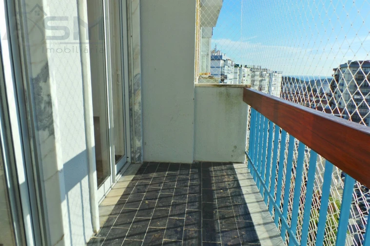 Apartamento T2 para Arrendamento em Carnaxide e Queijas Foto 8