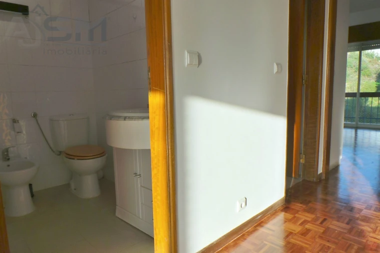 Apartamento T2 para Arrendamento em Carnaxide e Queijas Foto 16