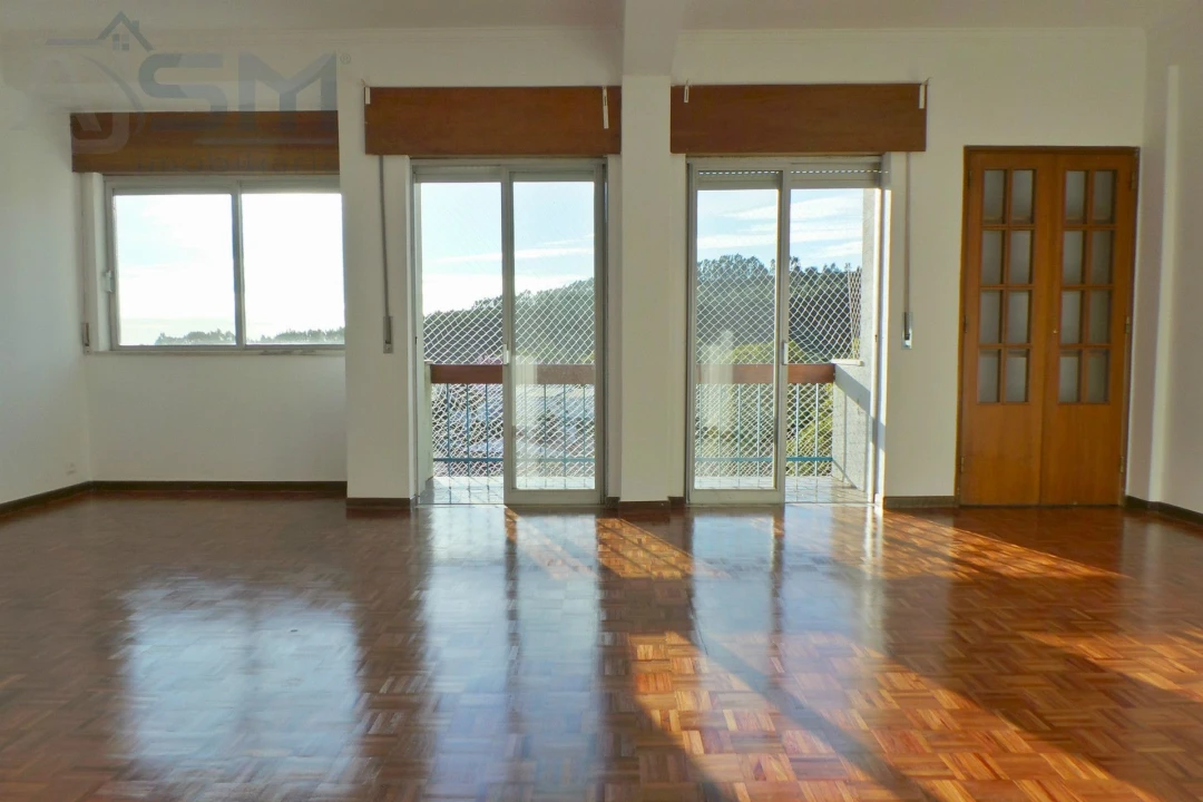 Apartamento T2 para Arrendamento em Carnaxide e Queijas Foto 5