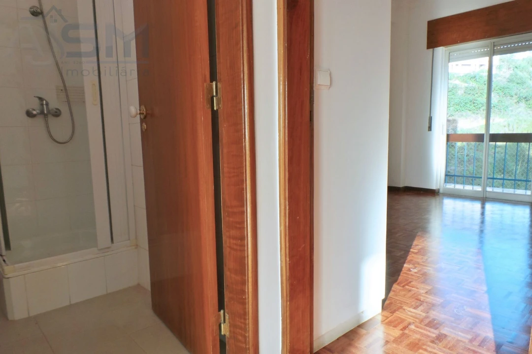 Apartamento T2 para Arrendamento em Carnaxide e Queijas Foto 19