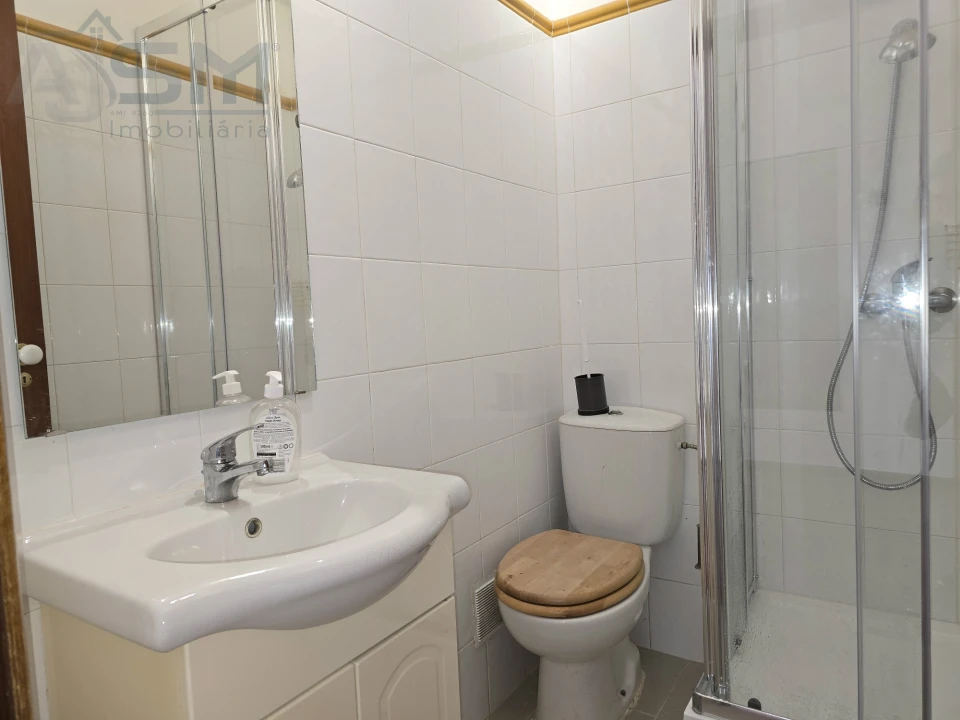 Apartamento T2 para Arrendamento em Carnaxide e Queijas Foto 19