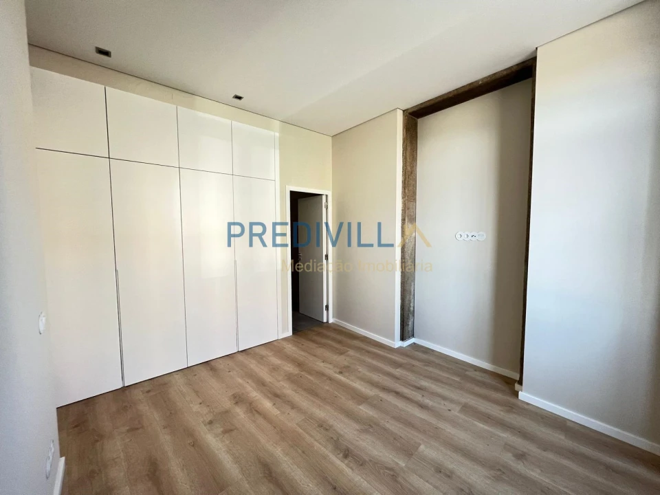 Apartamento T1 para Arrendamento em Azurara Foto 7