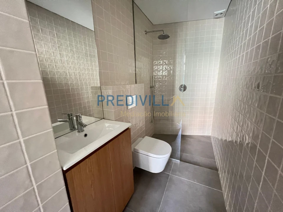 Apartamento T1 para Arrendamento em Azurara Foto 5