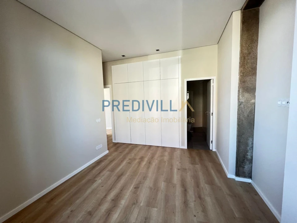 Apartamento T1 para Arrendamento em Azurara Foto 6