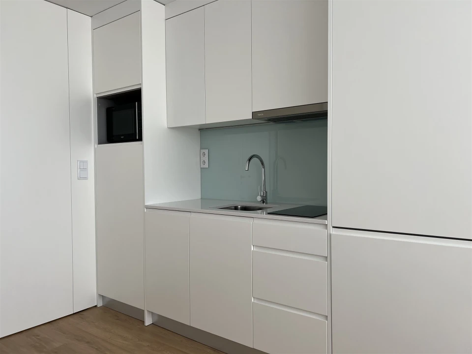 Apartamento T1 para Arrendamento em Ramalde Foto 4