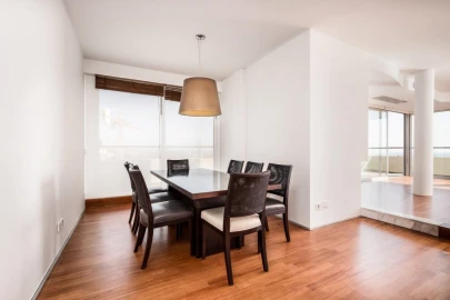 Apartamento T3 para Arrendamento em Aldoar, Foz do Douro e Nevogilde