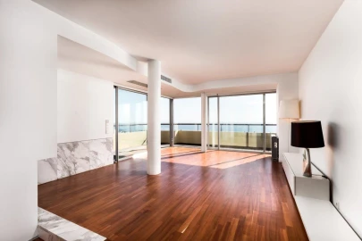 Apartamento T3 para Arrendamento em Aldoar, Foz do Douro e Nevogilde