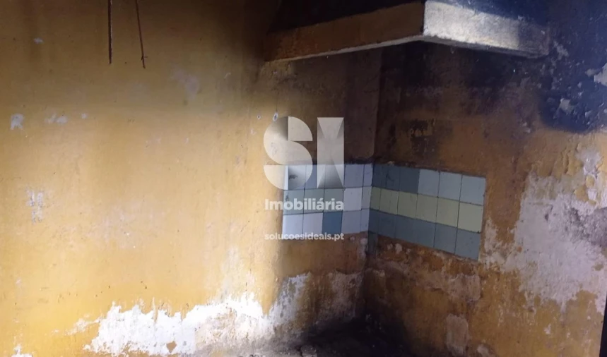 Moradia T1 para Venda em Sé Nova, Santa Cruz, Almedina e São Bartolomeu Foto 4