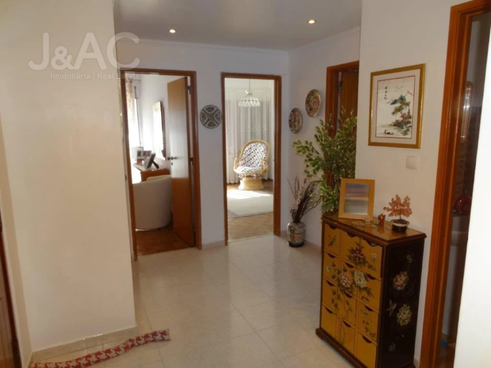 Apartamento T2 para Venda em Rio de Mouro Foto 10