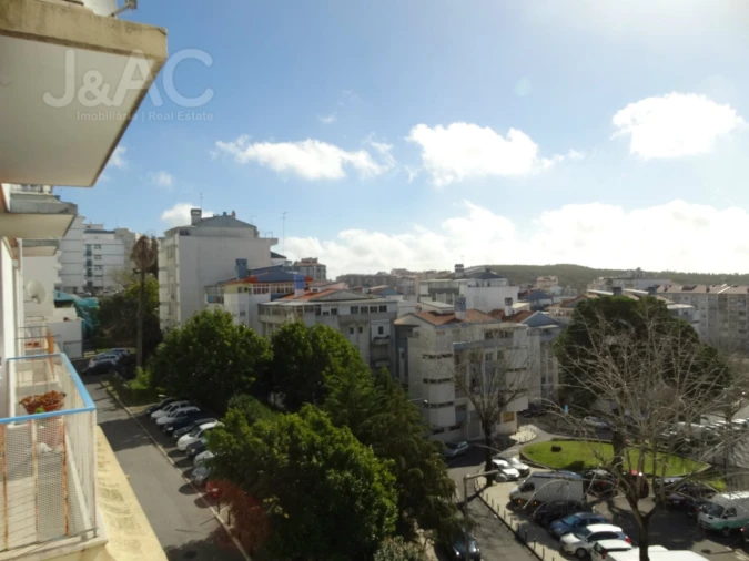 Apartamento T2 para Venda em Rio de Mouro Foto 6
