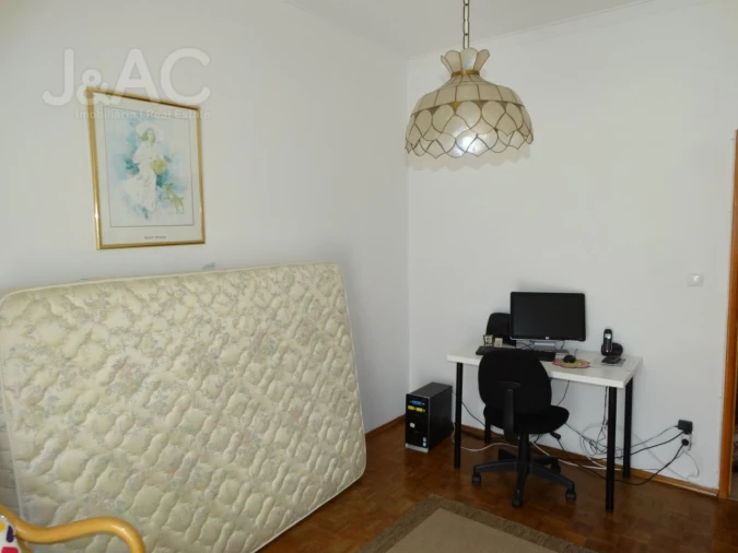 Apartamento T2 para Venda em Rio de Mouro Foto 14