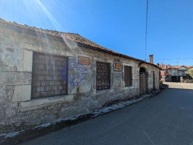 Negócio para Venda em São Miguel do Outeiro e Sabugosa Foto 2