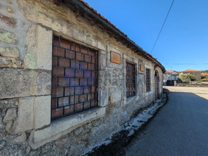 Negócio para Venda em São Miguel do Outeiro e Sabugosa Foto 3
