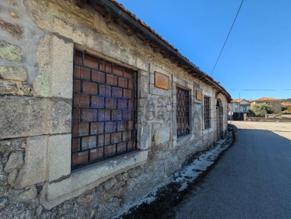 Negócio para Venda em São Miguel do Outeiro e Sabugosa Foto 3