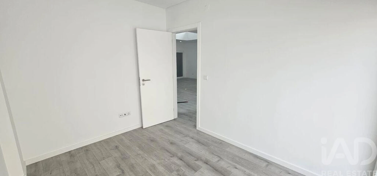 Moradia T4 para Venda em Charneca de Caparica e Sobreda Foto 23