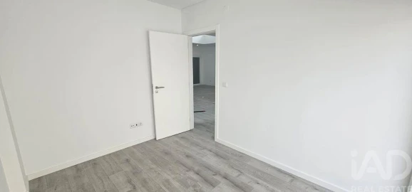 Moradia T4 para Venda em Charneca de Caparica e Sobreda