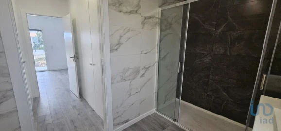 Moradia T4 para Venda em Charneca de Caparica e Sobreda