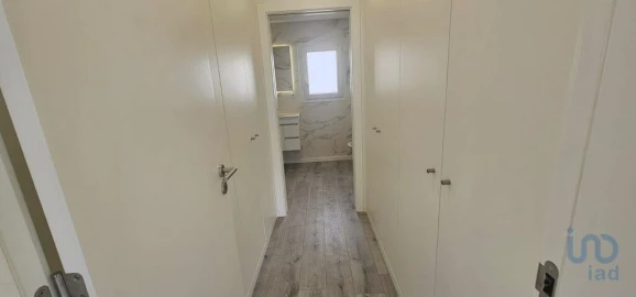 Moradia T4 para Venda em Charneca de Caparica e Sobreda